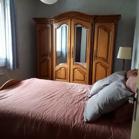 Holiday home Maison Familiale A Ares- Bassin D'arcachon - A Pied